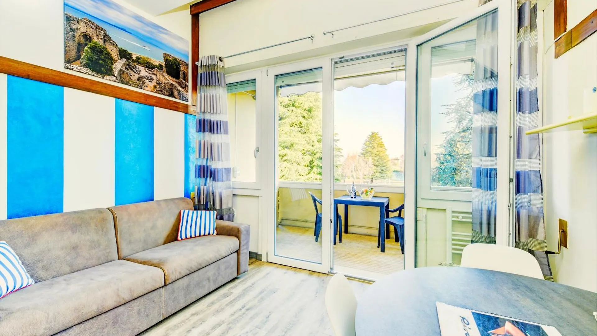 The Riva Apartment 시르미오네 0*,  이탈리아