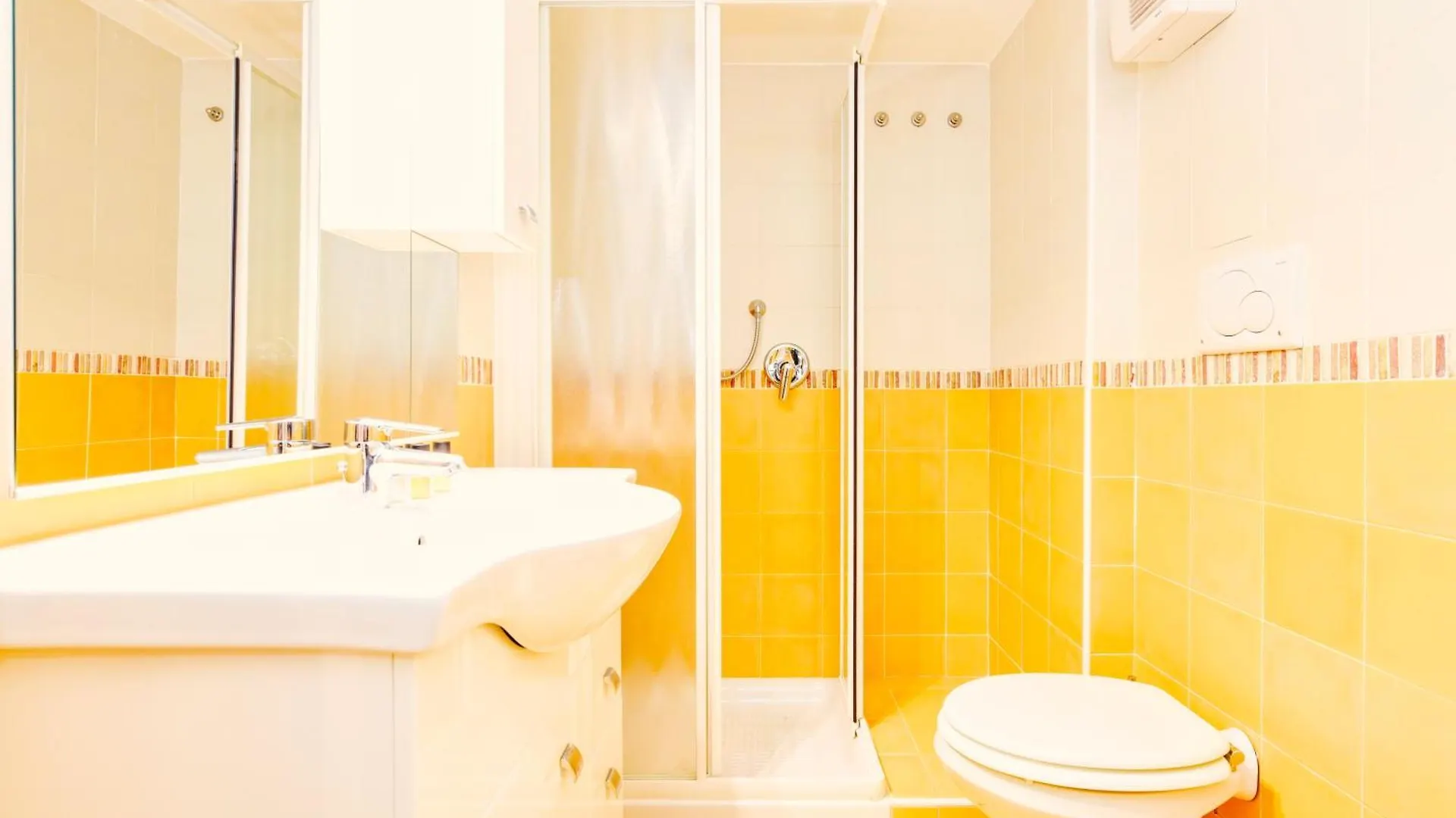 The Riva Apartment 시르미오네 0*,